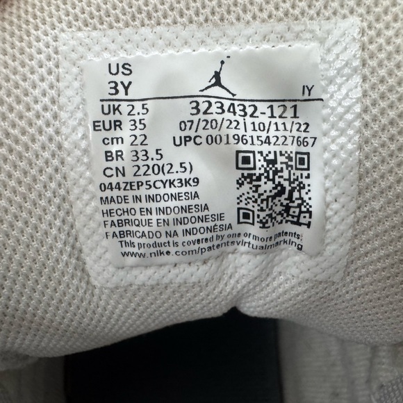 Jordan 6 Rings
White Cool Grey (PS)‎ Size 3Y - Picture 2 of 9